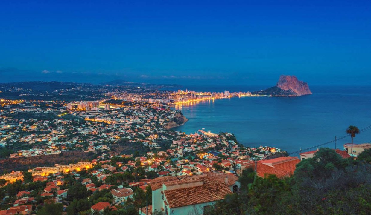 Calpe-panoramic-view-at-night